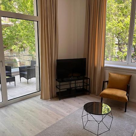 Skau Gajova Family Two Bedroom Apartment With A Terrace Free Parking 브라티슬라바 외부 사진