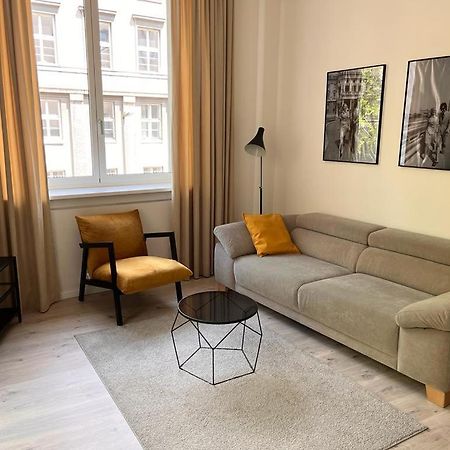 Skau Gajova Family Two Bedroom Apartment With A Terrace Free Parking 브라티슬라바 외부 사진