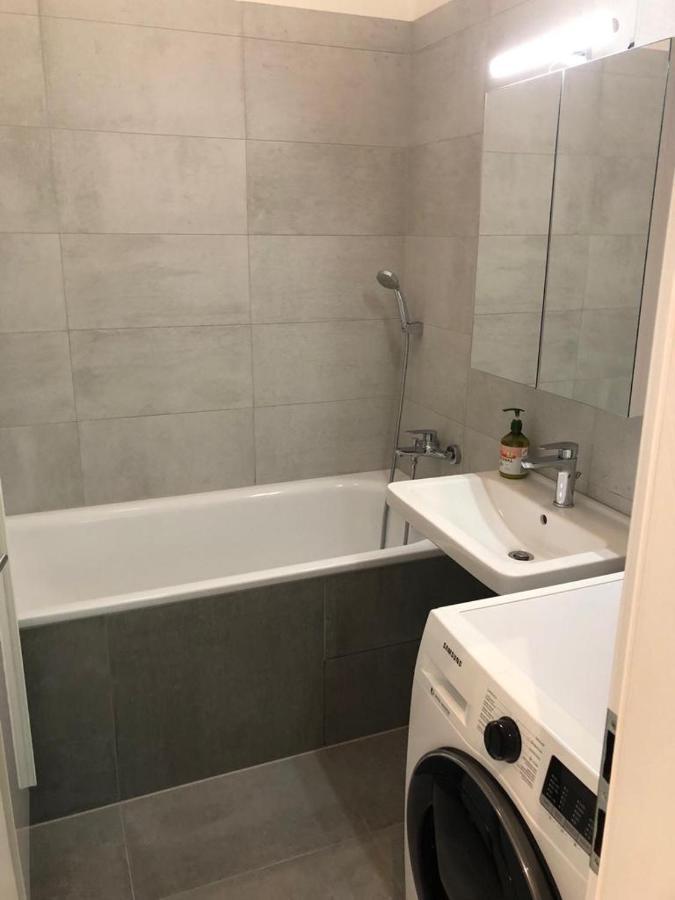 Skau Gajova Family Two Bedroom Apartment With A Terrace Free Parking 브라티슬라바 외부 사진