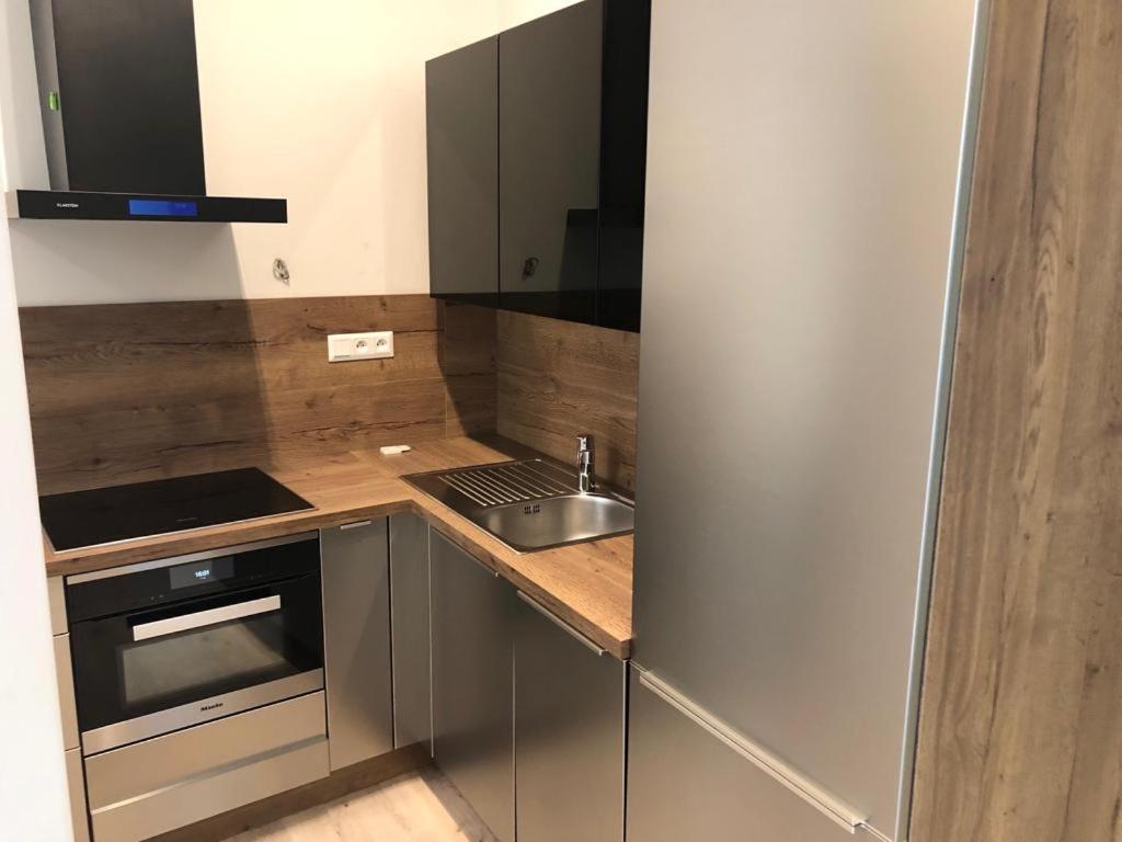 Skau Gajova Family Two Bedroom Apartment With A Terrace Free Parking 브라티슬라바 외부 사진